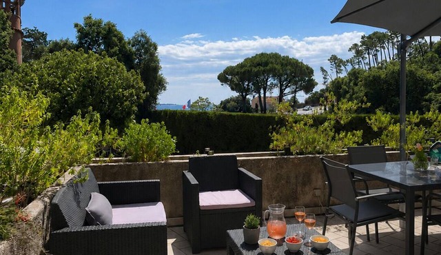 Stunning Villa Cactus in Mandelieu-La Napoule, Near the Sea