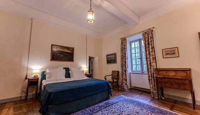 Suite 17 (1st floor)