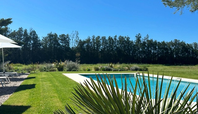 Superb mas provençal with swimming pool in the Luberon