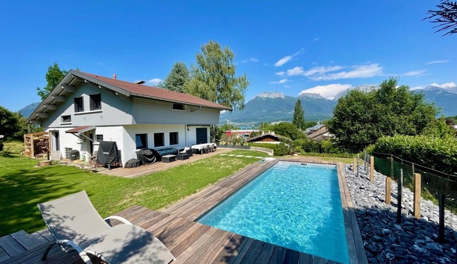 Superb villa with swimming pool Lake Annecy