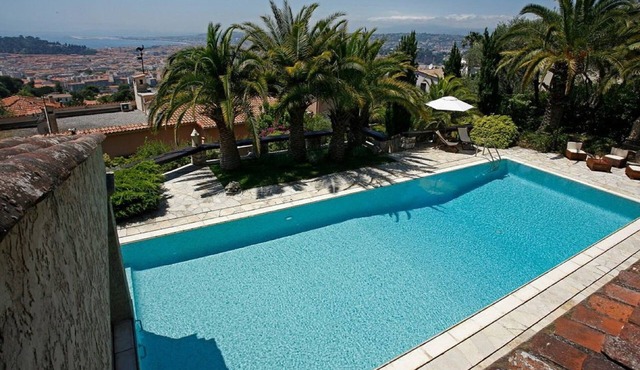 Superb Villa with swimming pool in Nice