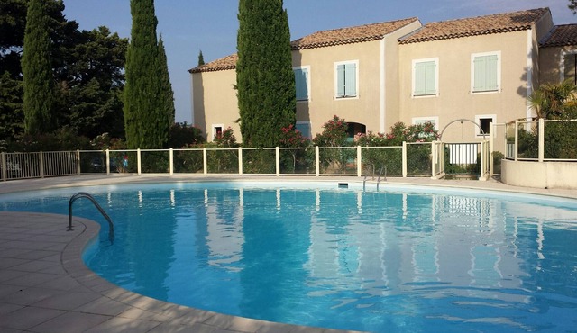 T3 luxury residence with swimming pool in the heart of the vineyards