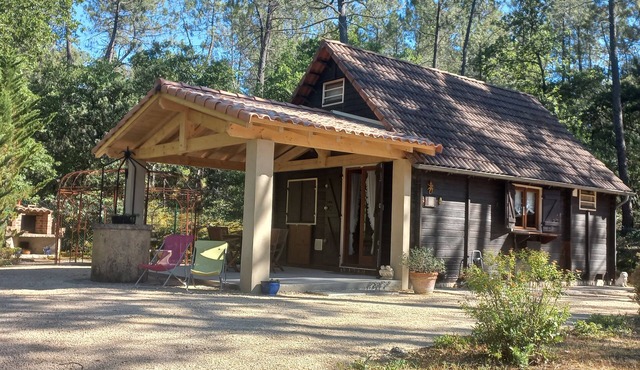 The Chalet VertVentoux - Charming Wooden Chalet for a Cozy and Relaxing Getaway