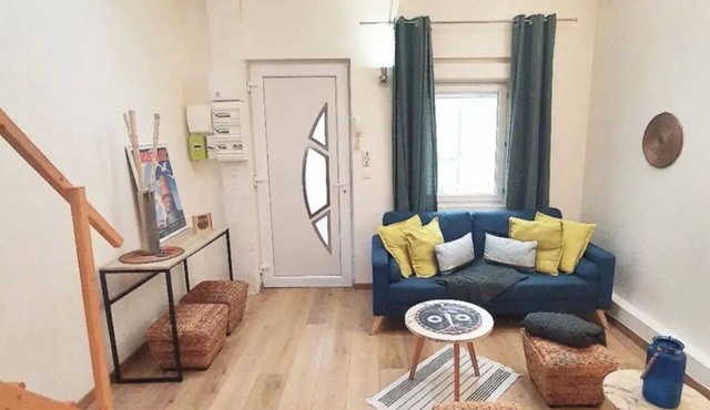 Top floor duplex in courtyard house