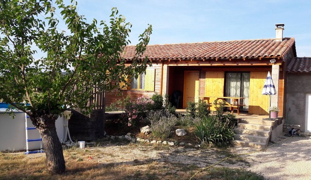 Totally independent 3-star family home with swimming pool in a park. in Brouzet-Lès-Alès