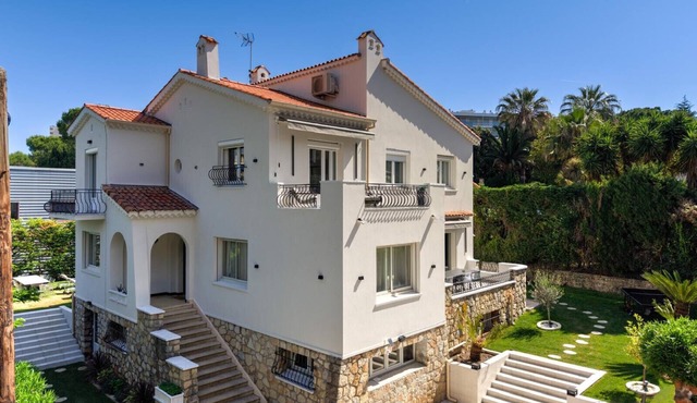UrbanFlat 228 - Villa d'Exception avec Piscine Privée Plages à Pied Juan les Pins