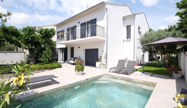 Vacation rental house with pool SALON DE PROVENCE LS7-429