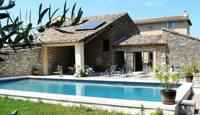 Vacation rental house with pool GORDES LS2-107