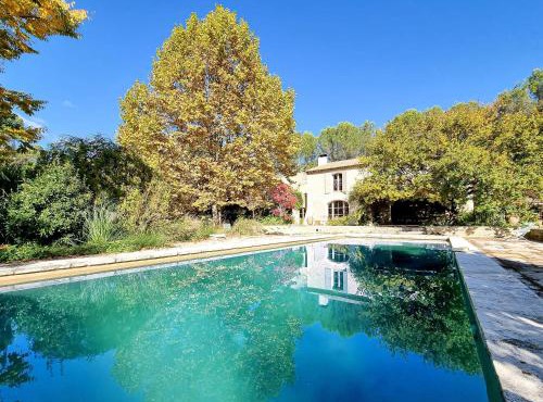 Villa élégante à Lambesc avec spa