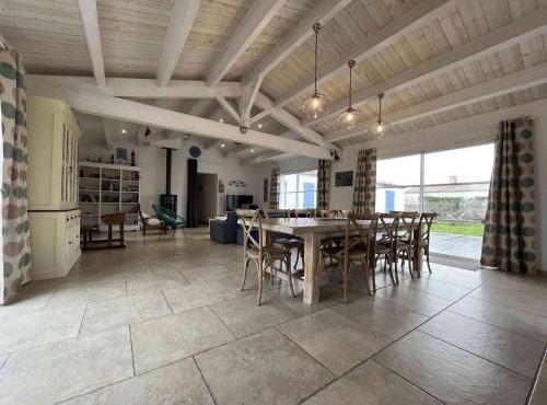 Villa 3 chambres avec piscine et jardin clos, proche de la mer in Saint-Denis-dʼOléron