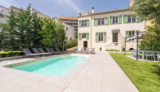 Villa 300 m² with panoramic view, 5 bedrooms and private spa Cannes center!
