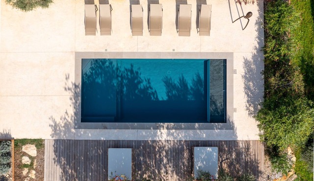 Villa, 330 m2, heated pool from 8/04 to 4/11