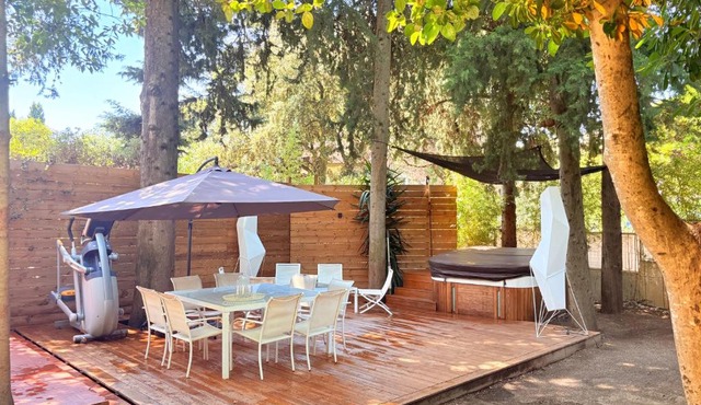 Villa 3ch 6pers climatisée avec jacuzzi jardin 3 terrasses Montpellier centre ville 12 mn des plages in Montpellier