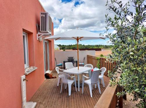 Villa 6 personnes dans résidence calme, grande terrasse, 5 mn de la plage in Fleury