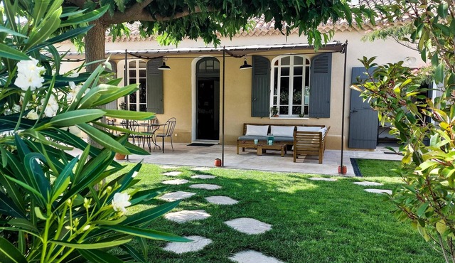 Villa Art-Déco, 5 mn walk from the center of Saint-Rémy - Heated pool - 6ps