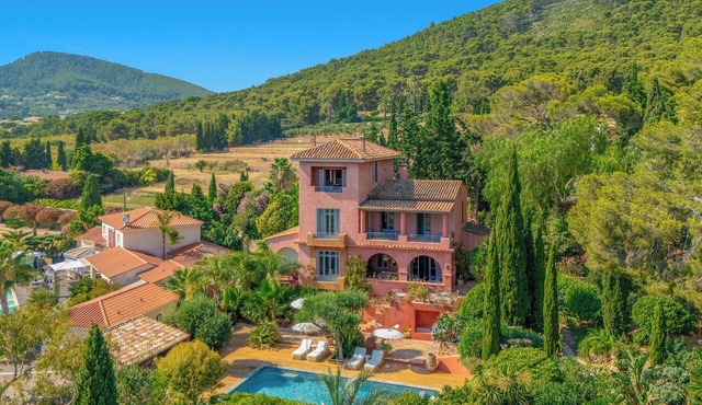 Villa Arcadia: Sleeps 14, 5x11 Pool, Ocean View, Near the Beach, Petanque, Ping-Pong