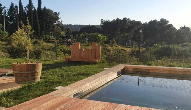 Villa Avec Piscine en Campagne Aixoise au Cœur du Village Provencal de Ventabren