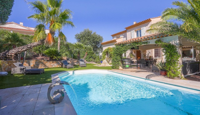 Villa 'Complète Au Soleil D'Azur' with Sea View, Wi-Fi and Air Conditioning