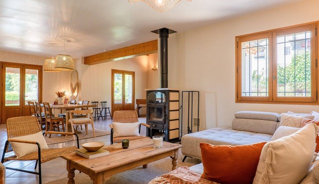 Villa "De L’Olivier" with Private Pool, Wi-Fi, and Air Conditioning