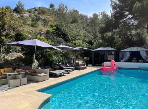 Villa en Provence, Spa & piscine, pour 9 personnes- Gîtes les Estelles