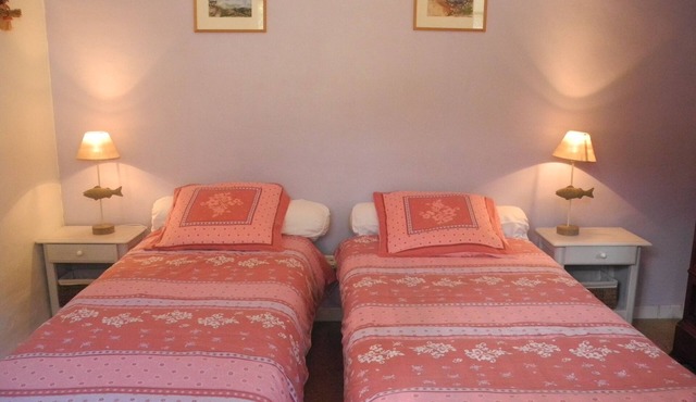 Villa in a pine forest with sea view. 600m from beaches and shops.
