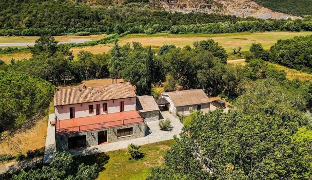 Villa in La Môle with 6 bedrooms sleeps 12