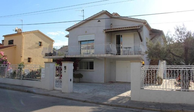 VILLA INAYA