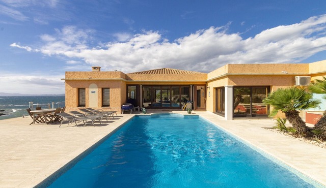 Villa Joseph - Fantastic holidayhouse with a unique seaview !