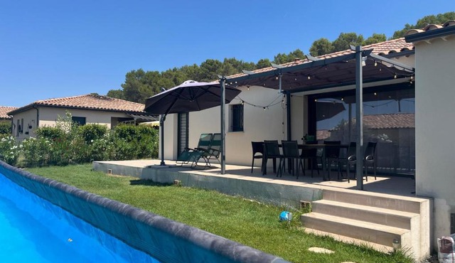 Villa la belle étape- Joli jardin avec piscine hors sol, climatisation dans le salon et barbecue