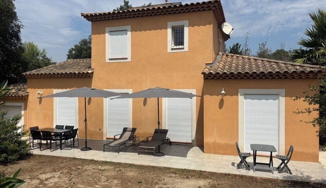 Villa le Soleil Du Brusc, just 7 minutes from Le Brusc Beach!
