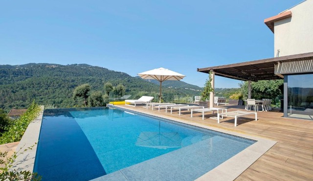 Villa Moderne piscine à débordement