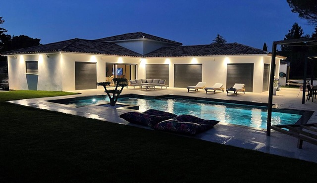 Villa Moderne Avec Piscine in Cabriès