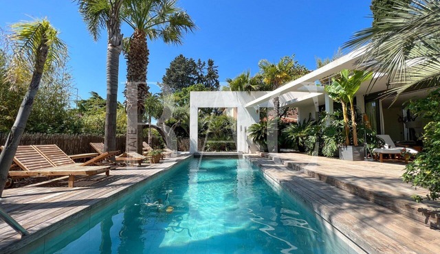 Villa Palma – California Elegance, 12-meter Pool, Rooftop, and Ocean View