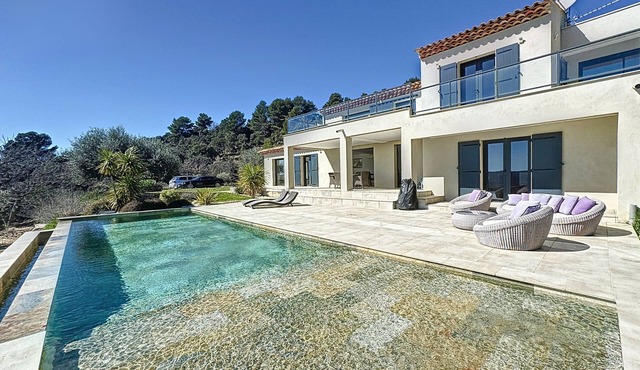 Villa panoramic view in Manosque