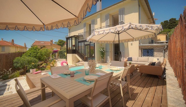 Villa Pont Saint-Victor with Private Pool, 4 Bedrooms