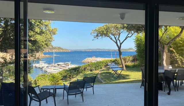Villa/Pool Port du Niel, 10 adults, 6 children/Holidays, Telecommuting, Meetings