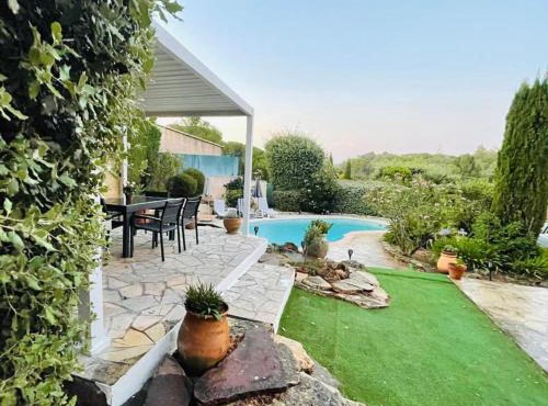 Villa privée avec piscine in Valescure