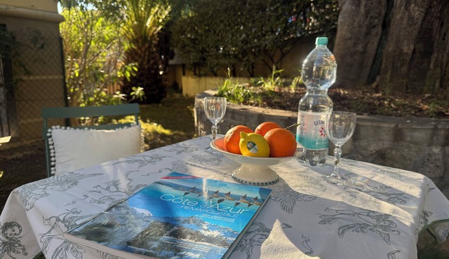 Villa Soraya Nice - Sunny apartment Cote d'Azur with large garden.