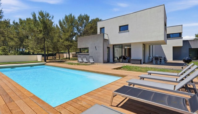 Villa Stark - Pool - Gym - Pintball/Arcade/Babyfoot