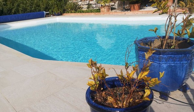 Villa with heated pool 10 people sea view