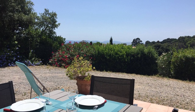 Villa with a stunning ocean view and a quiet, shaded terrace; air-conditioned bedrooms