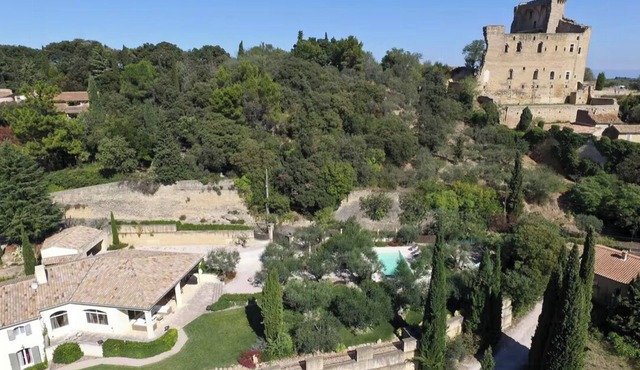 Villa with Pool in Châteauneuf-du-Pape