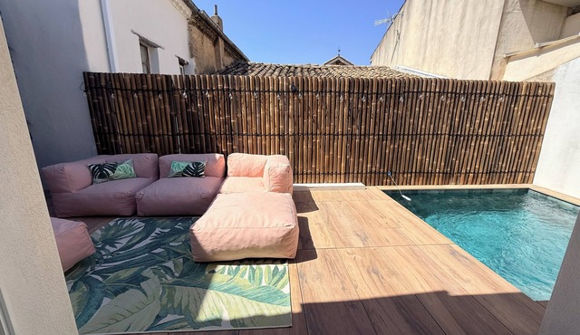 Village house with terrace and pool, only 20 minutes from the beach!