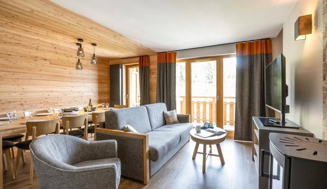 Wifi, 250m from shops, swimming pool, balcony, ski locker, 82-92m², Risoul