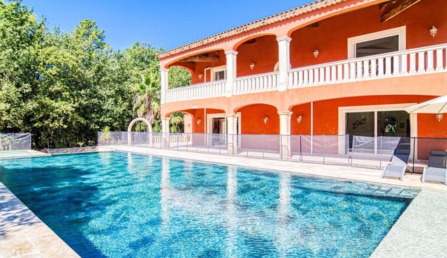 Wonderful private villa for 10 guests with private pool, hot tub, A/C, WIFI, TV and terrace