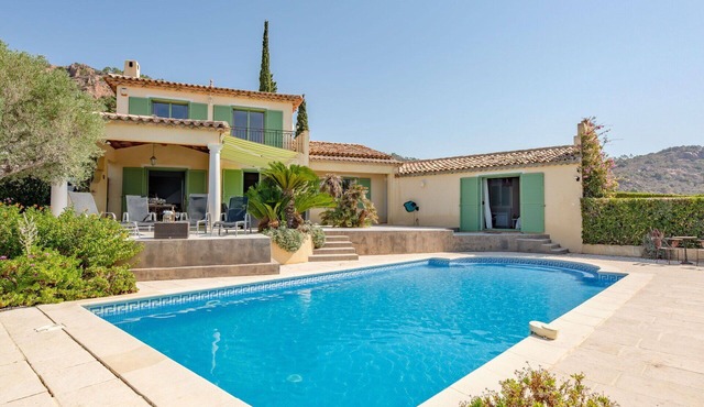 Wonderful private villa for 8 guests with private pool, WIFI, A/C, TV and terrace