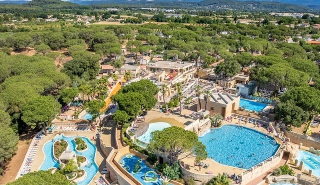 ZEcamping 5 étoiles parc aquatique chiens acceptés animations locatif TV clim
