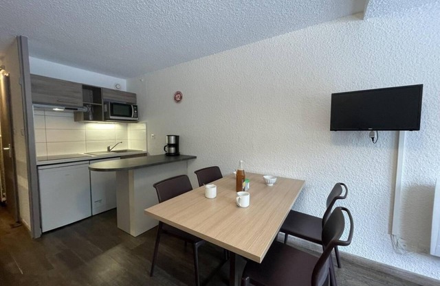 200m from resort center, terrace, tv, ski locker, 26m², Serre Chevalier
