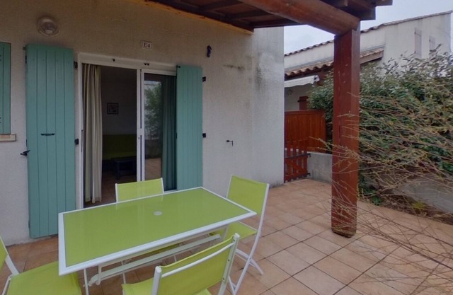 APARTMENT FOR 4 PEOPLE IN RESIDENCE WITH SWIMMING POOL MAS DES MANADIERS
