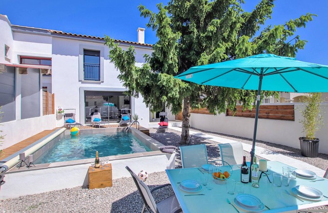 Salon De Provence Swimming 